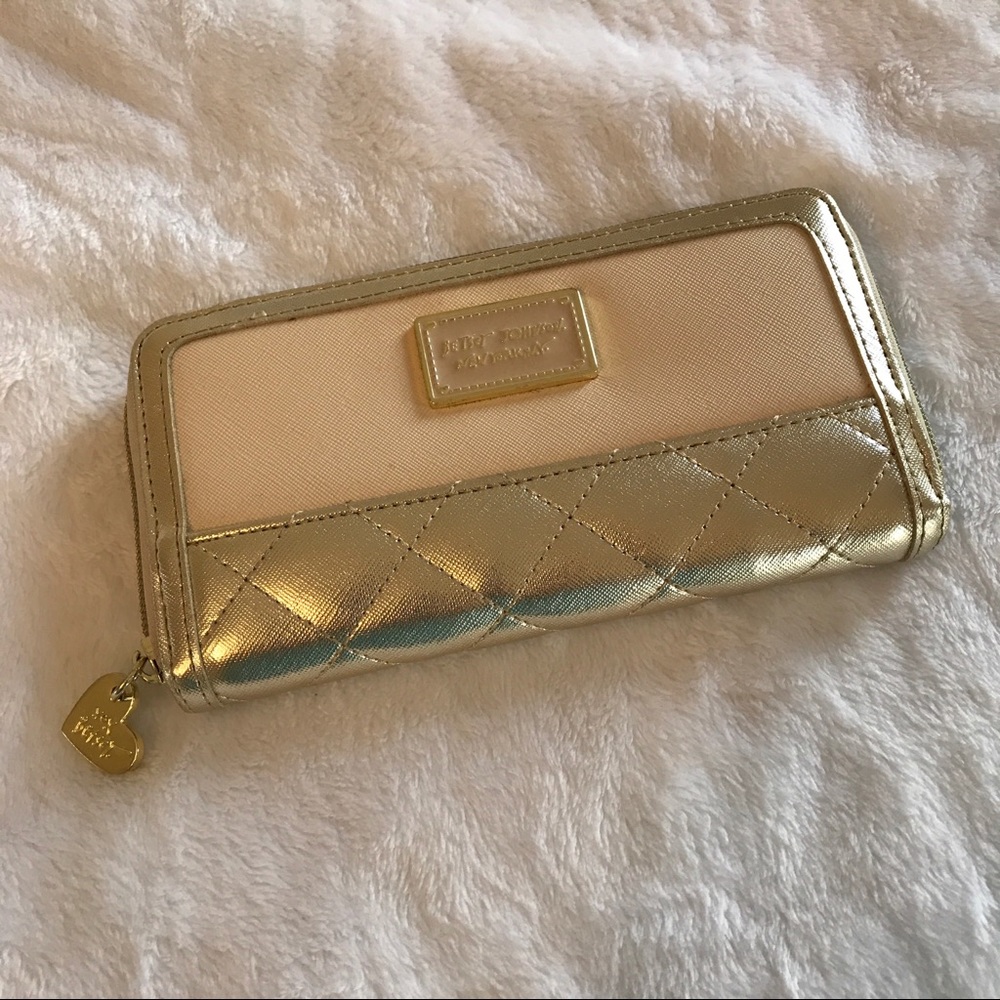 Betsy Johnson wallet